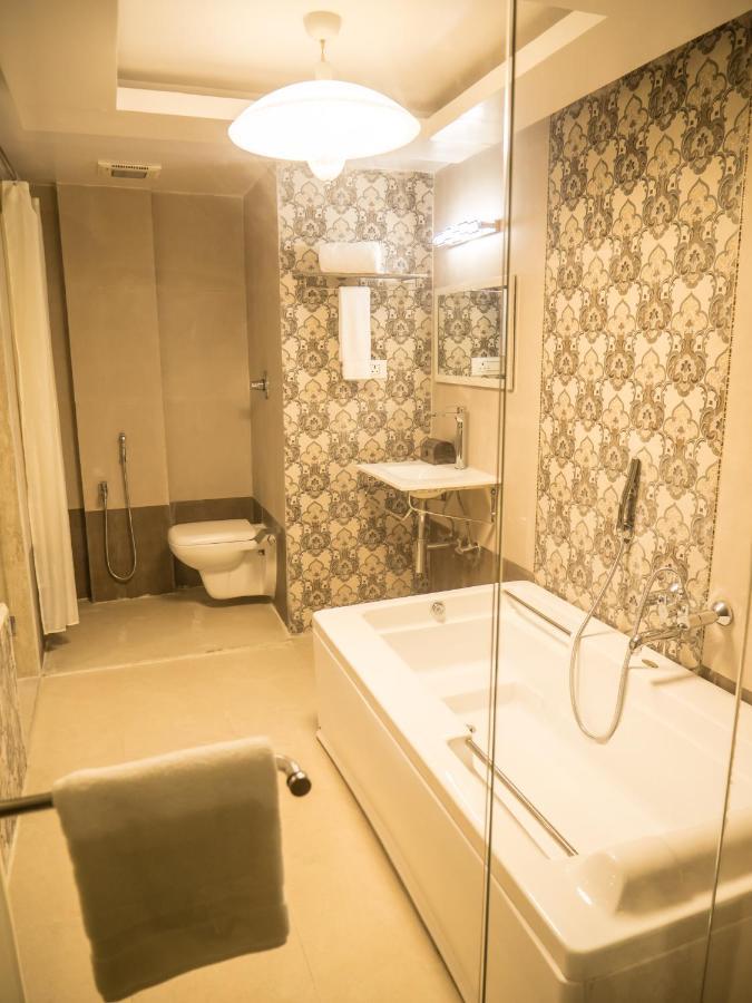 Hotel Blue Waves Jangli Ghat Luaran gambar